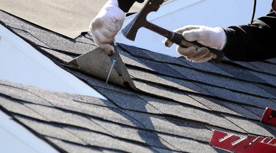 Professional gutter cleaning in Philadelphia, NY